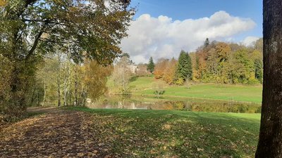 La Goguerie : son étang, son château, son camping...